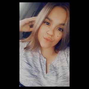 Meet your Posher, Abigail